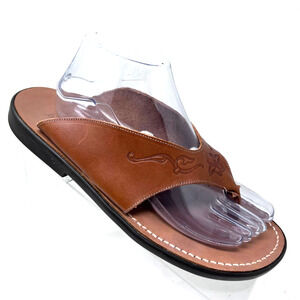 Munro Hera Sculpted Thong Sandal Womens 10 Wide Brown Leather Embossed Flat